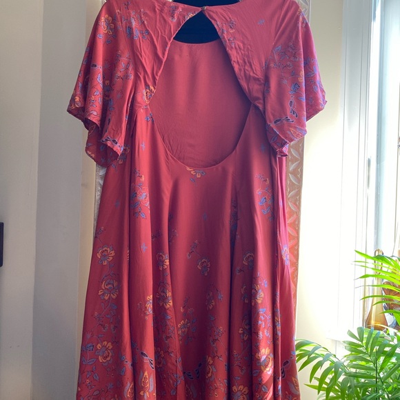 Urban Outfitters Kimchi Blue Floral Shift Dress Size M - Picture 9 of 9